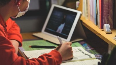 Школярів Одеси переводять на дистанційне навчання: майже 200 вчителів хворіють на COVID