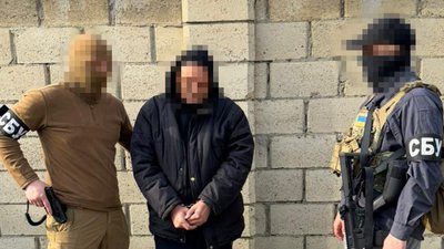 В Одесі затримали чоловіка за підозрою у держзраді та коригуванні атак