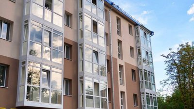 Будинок по вулиці Незалежної України, 67