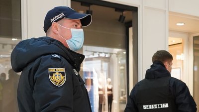 Вночі у Львові повідомили про замінування 9 ТЦ: вибухівки не знайшли Вночі у Львові повідомили про замінування 9 ТЦ: вибухівки не знайшли