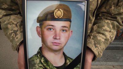 На Житомирщині попрощалися з Петром Горкушею, який загинув під час виконання бойового завдання На Житомирщині попрощалися з Петром Горкушею, який загинув під час виконання бойового завдання
