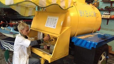 Дніпровський музей передав два транспортних засоби на потребу військовим