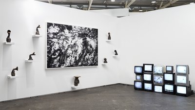 Інсталяція від Voloshyn Gallery у Швейцарії