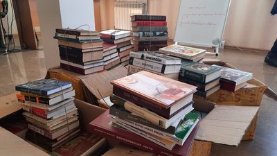 На Кіровоградщині сільській бібліотеці подарували 300 книг