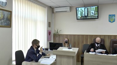 Прокурор Дмитро Скиба (зліва) Прокурор Дмитро Скиба (зліва)