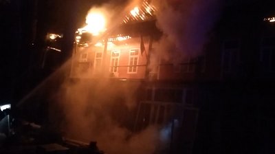 У Черкасах відновлюватимуть згорілу історичну будівлівлю У Черкасах відновлюватимуть згорілу історичну будівлівлю