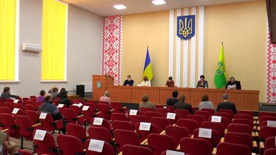 Сесію залишили відкритою: депутати Сватівського району затвердили бюджет