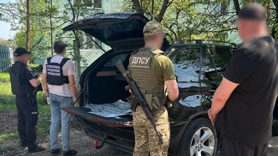 Поліція затримали жителя Рівненщини за підозрою у переправленні чоловіків через кордон