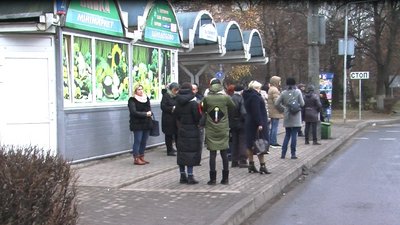 У Луцьку не вийшли на маршрут 115 із 200 тролейбусів та автобусів У Луцьку не вийшли на маршрут 115 із 200 тролейбусів та автобусів