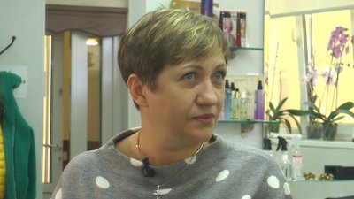 Оксана Боднар пригадує як вперше прийшла підстригти волосся Оксана Боднар пригадує як вперше прийшла підстригти волосся