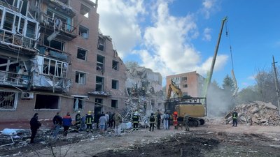 Зруйновані 30 квартир у двох під'їздах: наслідки ракетного удару РФ по Прилуках