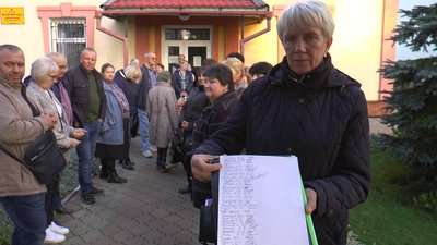 Через відсутність директора колектив ліцею на Франківщині місяць працював без зарплати Через відсутність директора колектив ліцею на Франківщині місяць працював без зарплати