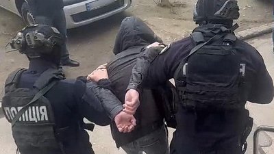 Напав з ножем на жінку у Вінниці
