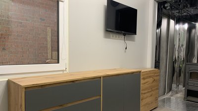 Вимушені переселенці з Києва будують модульні будинки у Чернівецькій області Вимушені переселенці з Києва будують модульні будинки у Чернівецькій області