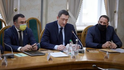 Після пожежі у Харкові Зеленський хоче створити реєстр закладів для літніх людей Після пожежі у Харкові Зеленський хоче створити реєстр закладів для літніх людей