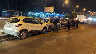 В Одесі зіштовхнулися п'ять автівок: травмованих немає