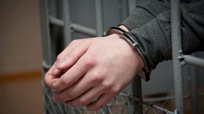 На Хмельниччині затримали чоловіка, якого підозрюють у розбещенні дітей