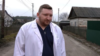 Лікарський огляд, аналізи й ліки: корюківські медики виїжджають до тяжкохворих людей додому Лікарський огляд, аналізи й ліки: корюківські медики виїжджають до тяжкохворих людей додому