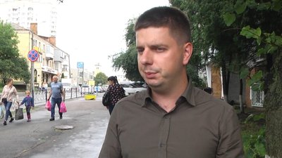 Головний архітектор міста Хмельницького Максим Дружинін каже, що 3D-проєкції, які встановлять в обласному центрі, мають показати, як виглядав старий Проскурів та ті будівлі, які уже втрачені. Головний архітектор міста Хмельницького Максим Дружинін каже, що 3D-проєкції, які встановлять в обласному центрі, мають показати, як виглядав старий Проскурів та ті будівлі, які уже втрачені.