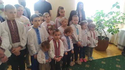 У Франківську підприємці зібрали великодні кошики для вихованців обласного центру реабілітації дітей