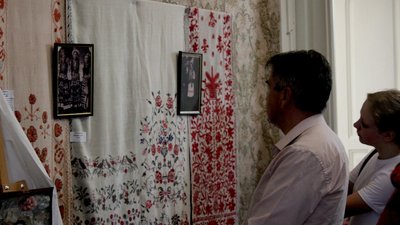 Вишиванки у музеї в Коломиї Вишиванки у музеї в Коломиї