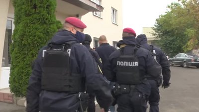 Поліція затримала банду шахраїв, які привозили до України контрабанду з ЄС