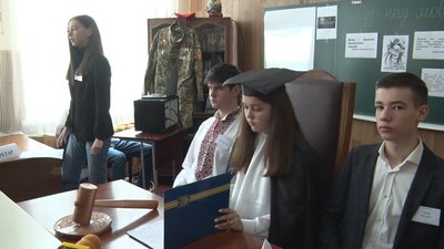 Урок правової свідомості: тернопільські учні розглядали історію утисків української мови Урок правової свідомості: тернопільські учні розглядали історію утисків української мови