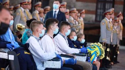 Школяра з Одеси нагородили відзнакою "Герой-рятувальник 2020 року" Школяра з Одеси нагородили відзнакою "Герой-рятувальник 2020 року"