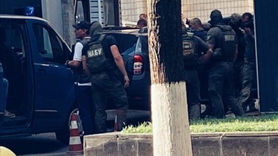 "Хочуть забрати суддю Чауса". Співробітники НАБУ приїздили до Служби безпеки