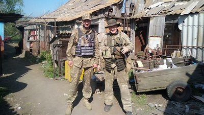 Лежати в госпіталі без роботи не може: доброволець з Черкас після поранення почав волонтерити
