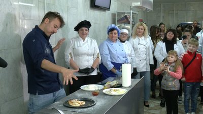 Клопотенко у Рівному провів кулінарний майстерклас для переселенців та їх дітей