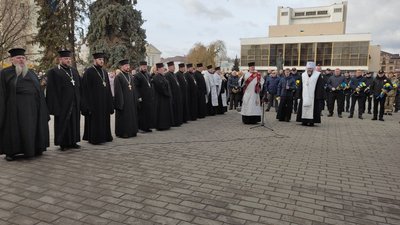 "Лютий місяць і лютий день": у Луцьку вшанували пам'ять Героїв Небесної Сотні "Лютий місяць і лютий день": у Луцьку вшанували пам'ять Героїв Небесної Сотні