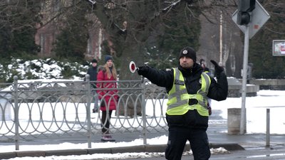 Що означають жести регулювальника: пояснення рівненського патрульного