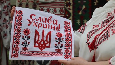 У Житомирському військовому інституті організували виставку вишиванок