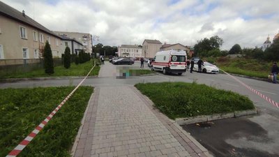 На Житомирщині за кілька годин затримали підозрюваного в убивстві жінки На Житомирщині за кілька годин затримали підозрюваного в убивстві жінки