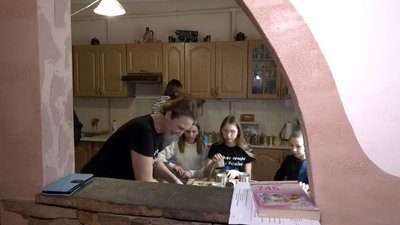 Шестеро людей з родини в лавах ЗСУ: волинянка розповіла про своє волонтерство Шестеро людей з родини в лавах ЗСУ: волинянка розповіла про своє волонтерство