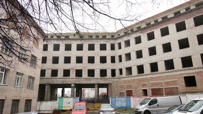 Смерть дитини на університетському недобуді у Рівному: в РДГУ розповіли, що робитимуть