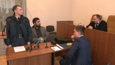 Побиття у харківському трамваї: підозрюваного поліцейського примусом доставили до суду