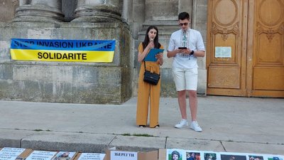 У десятках країн світу влаштували акції на підтримку полонених захисників Маріуполя У десятках країн світу влаштували акції на підтримку полонених захисників Маріуполя