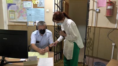 Прикарпатські держслужбовці склали іспит на знання української мови