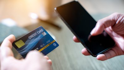 Шахрайство на Чернігівщині: жінку ошукали на 198 тисяч гривень