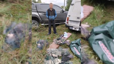 Рибалка, якого викрили на озері поблизу села Воловиця Комарівської громади Рибалка, якого викрили на озері поблизу села Воловиця Комарівської громади