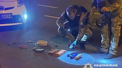 В Одесі затримали чоловіка, який зберігав в авто вибухонебезпечні предмети