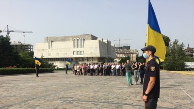 У Черкасах ушанували пам’ять жертв війни в Україні У Черкасах ушанували пам’ять жертв війни в Україні