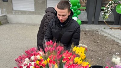 8 березня: чи є ажіотаж на квіткових ринках Дніпра та які ціни – фоторепортаж 8 березня: чи є ажіотаж на квіткових ринках Дніпра та які ціни – фоторепортаж