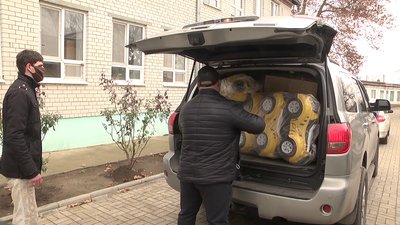 На Херсонщині азербайджанська молодь привезла подарунки дітям з інтернатів та притулків області На Херсонщині азербайджанська молодь привезла подарунки дітям з інтернатів та притулків області