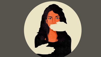 "Приставав до мене на вулиці". Юрист і психолог розповіли, як діяти у разі домагань