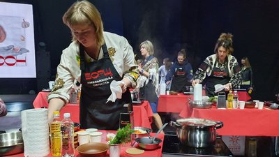 25 різних рецептів. У Києві пройшов фестиваль українського борщу