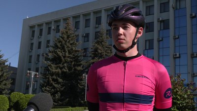 Їде з Таллінна у Рівне: естонський депутат подорожує на велосипеді, щоб зібрати гроші для ЗСУ Їде з Таллінна у Рівне: естонський депутат подорожує на велосипеді, щоб зібрати гроші для ЗСУ