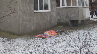 У Хмельницькому пенсіонерка вистрибнула з 11 поверху. Сусіди розповіли, що могло стати причиною
